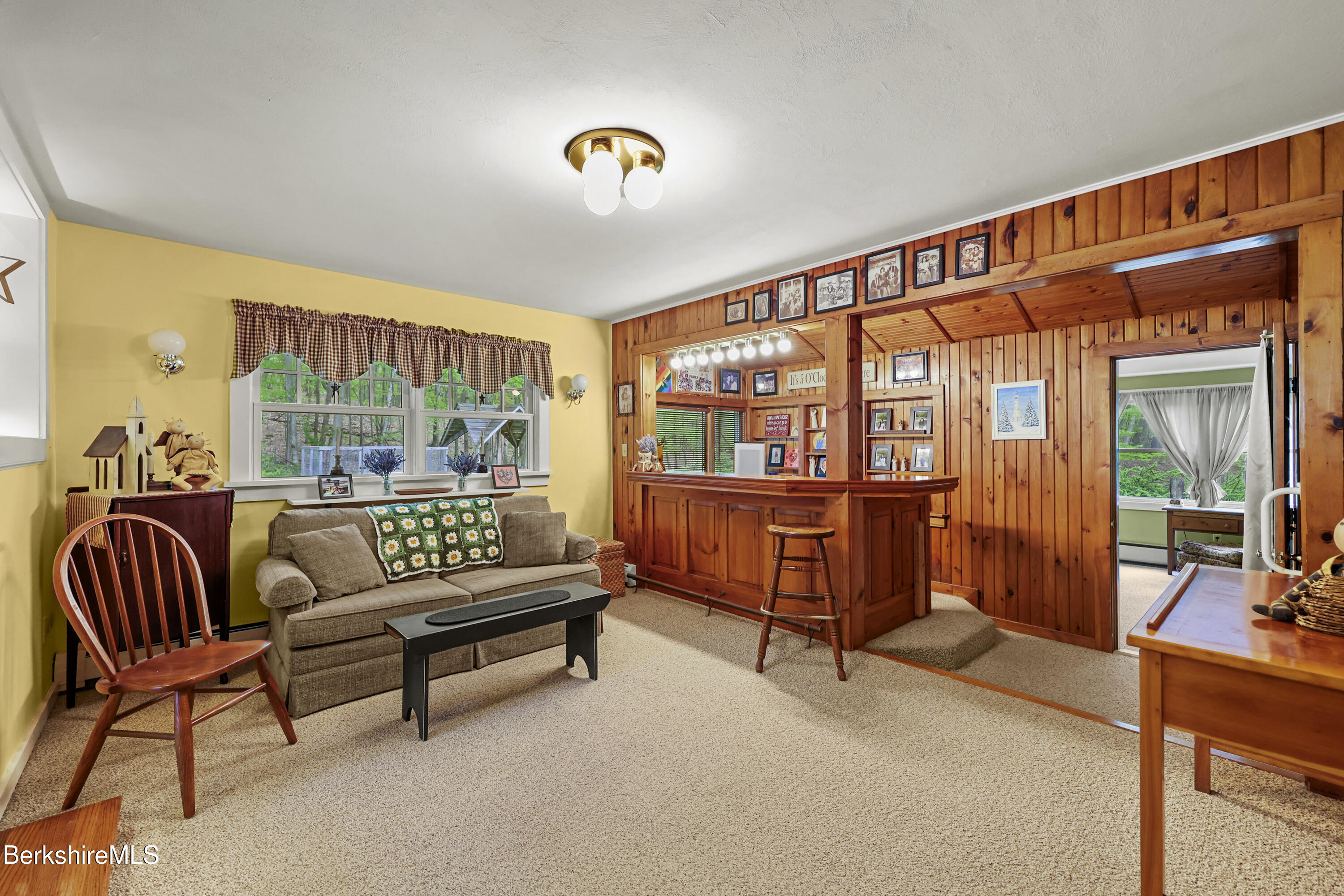 924 Henderson Road Williamstown, MA 01267 - Photo 7 of 51 Tavern with wet bar