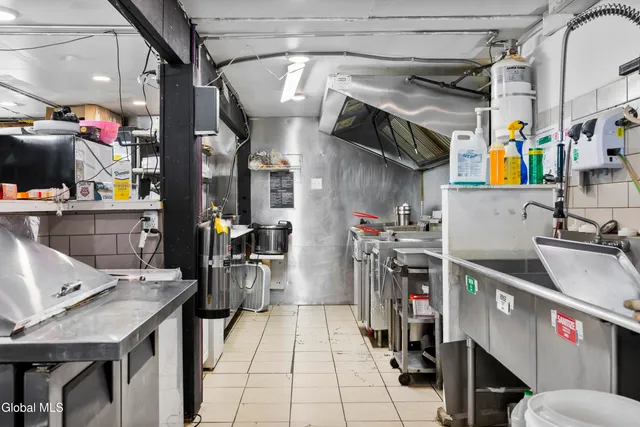 $348,000 | 764 1/2 Eastern Avenue, Schenectady, NY 12308