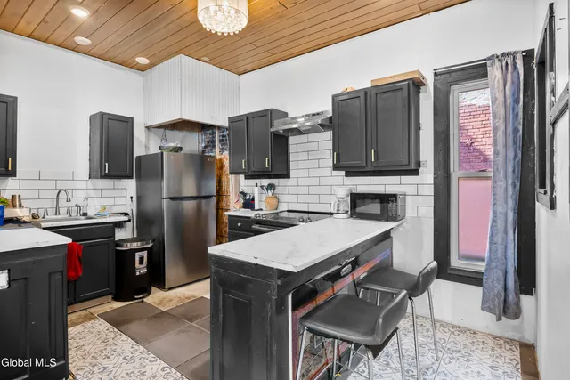 $348,000 | 764 1/2 Eastern Avenue, Schenectady, NY 12308