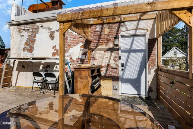 $348,000 | 764 1/2 Eastern Avenue, Schenectady, NY 12308