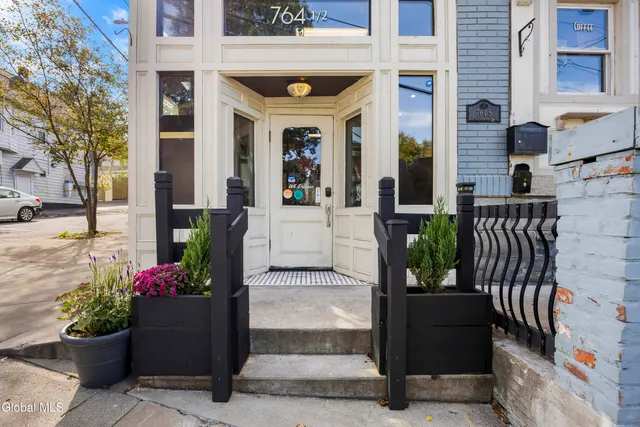 $348,000 | 764 1/2 Eastern Avenue, Schenectady, NY 12308