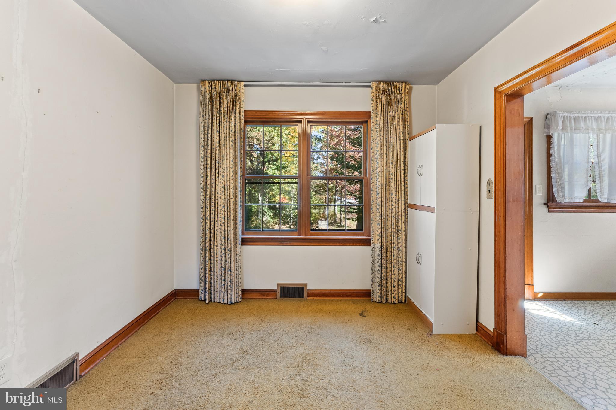 12606 Sub-Station Road Waldorf, MD 20601 - Photo 29 of 44 an empty room with windows