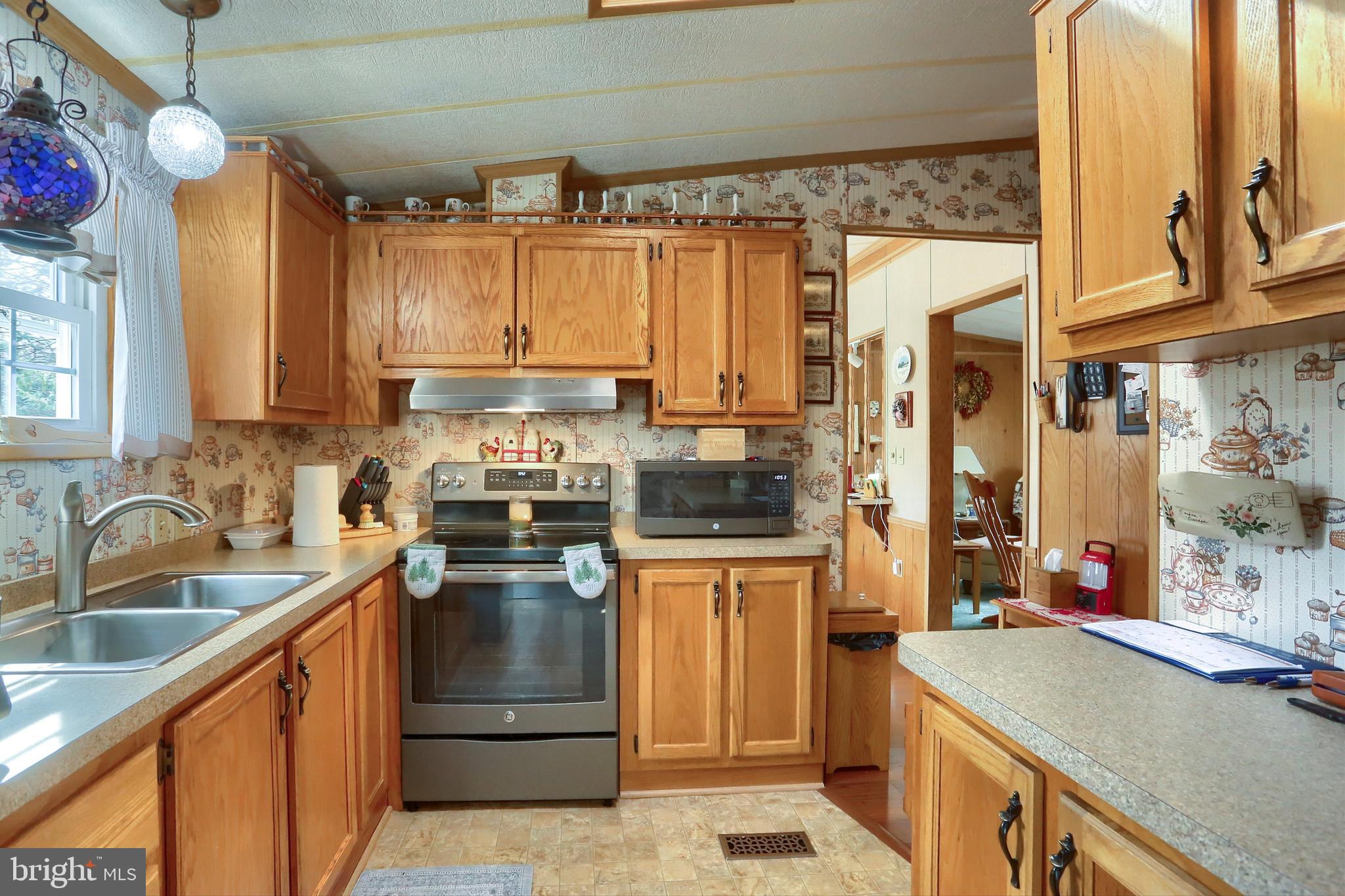 404 Maple Avenue Manheim, PA 17545 - Photo 12 of 26