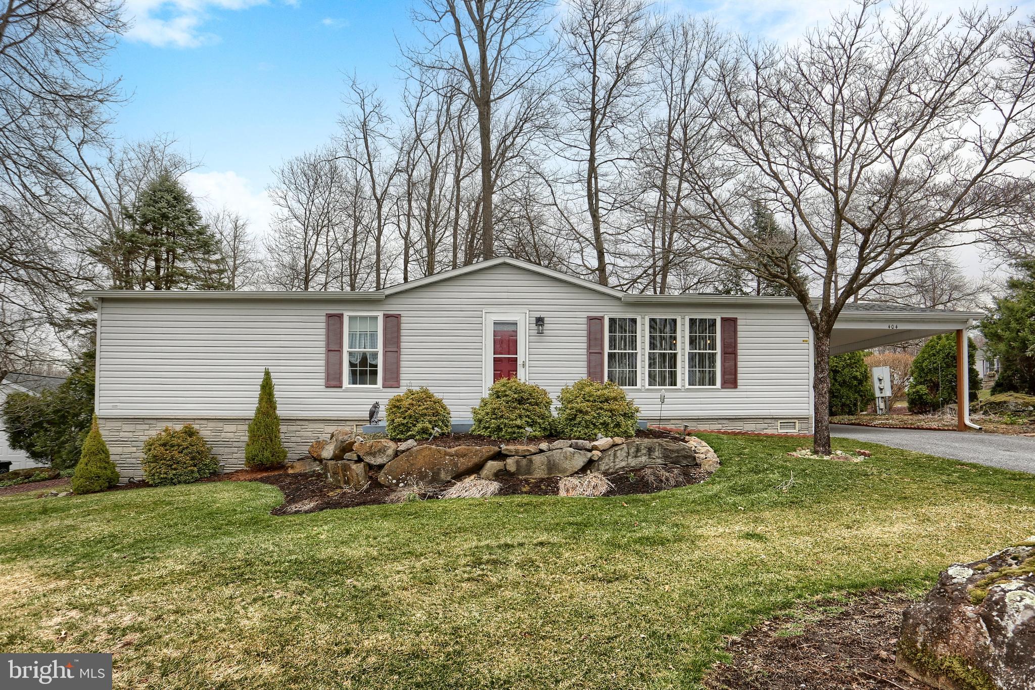 404 Maple Avenue Manheim, PA 17545 - Photo 2 of 26