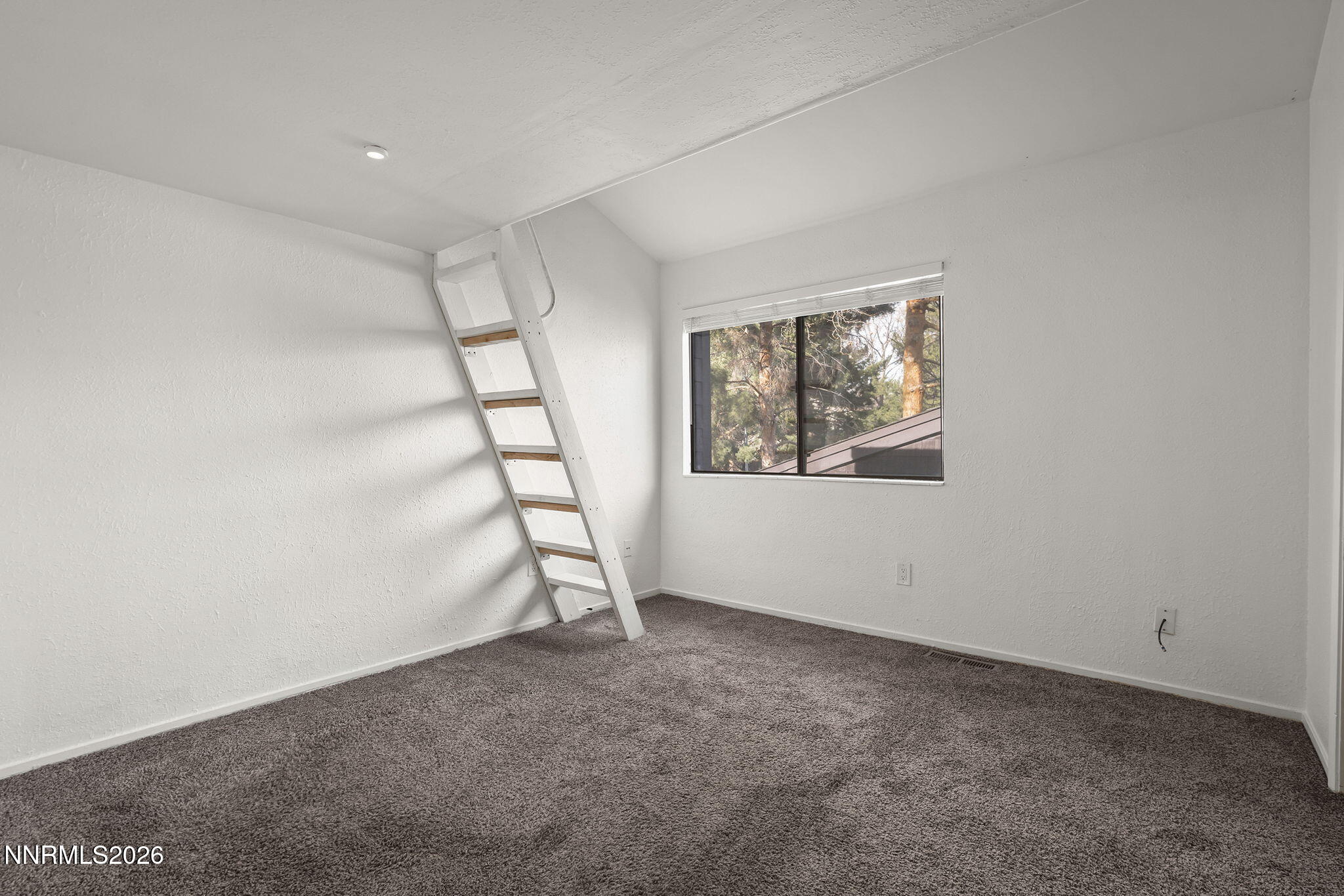 6429 Meadow Valley Lane Reno, NV 89519 - Photo 25 of 37 25-web-or-mls-_DSC0112