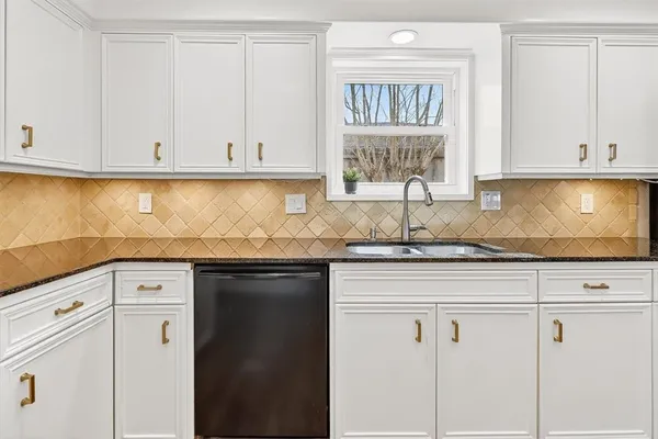 $2,695 | 722 Brock Drive, Corpus Christi, TX 78412