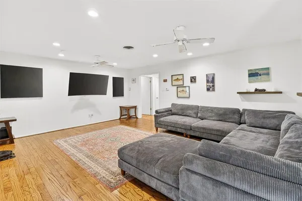 $2,695 | 722 Brock Drive, Corpus Christi, TX 78412