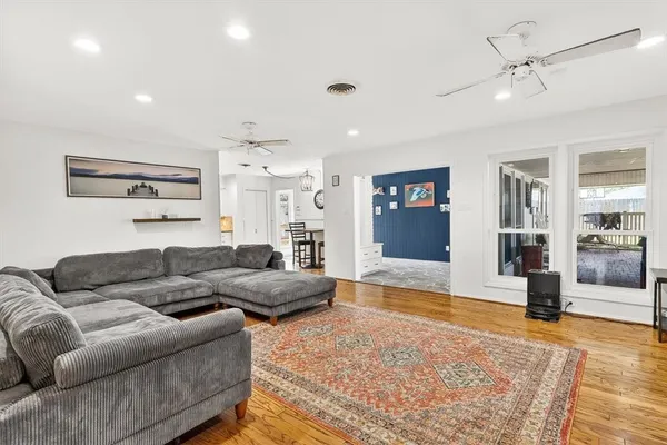 $2,695 | 722 Brock Drive, Corpus Christi, TX 78412