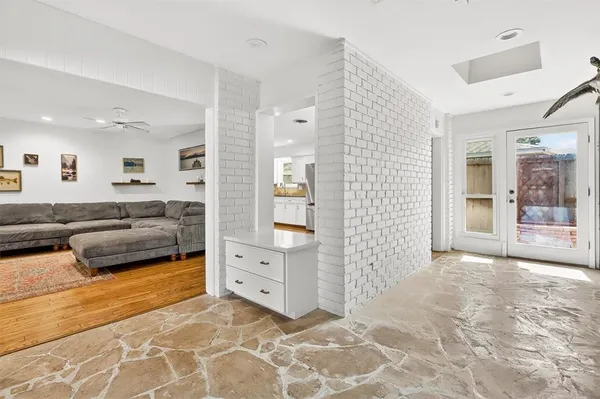 $2,695 | 722 Brock Drive, Corpus Christi, TX 78412