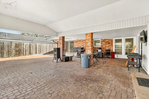 $2,695 | 722 Brock Drive, Corpus Christi, TX 78412