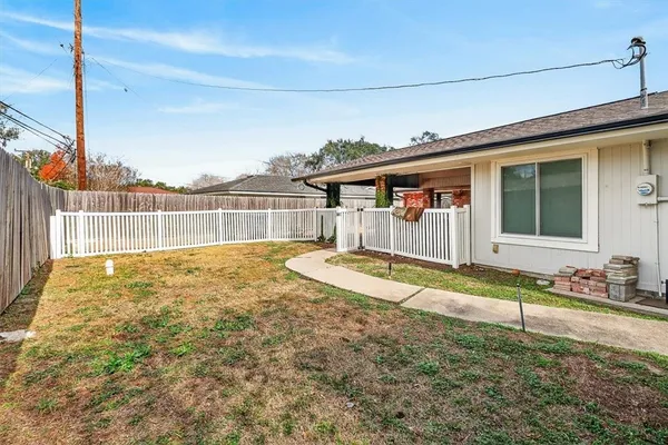 $2,695 | 722 Brock Drive, Corpus Christi, TX 78412