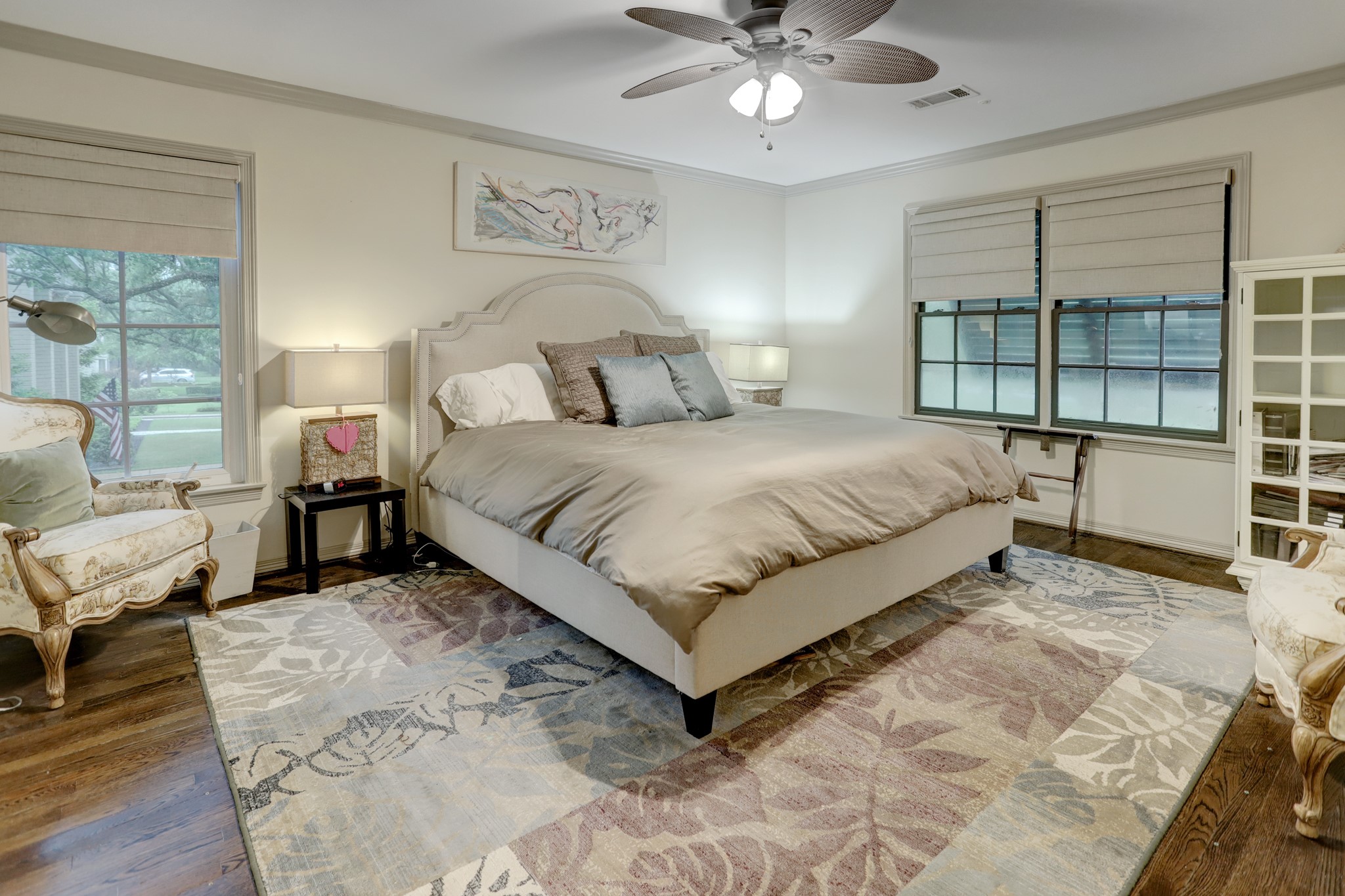 3735 Del Monte Drive Houston, TX 77019 - Photo 12 of 21 Large primary bedroom upstairs