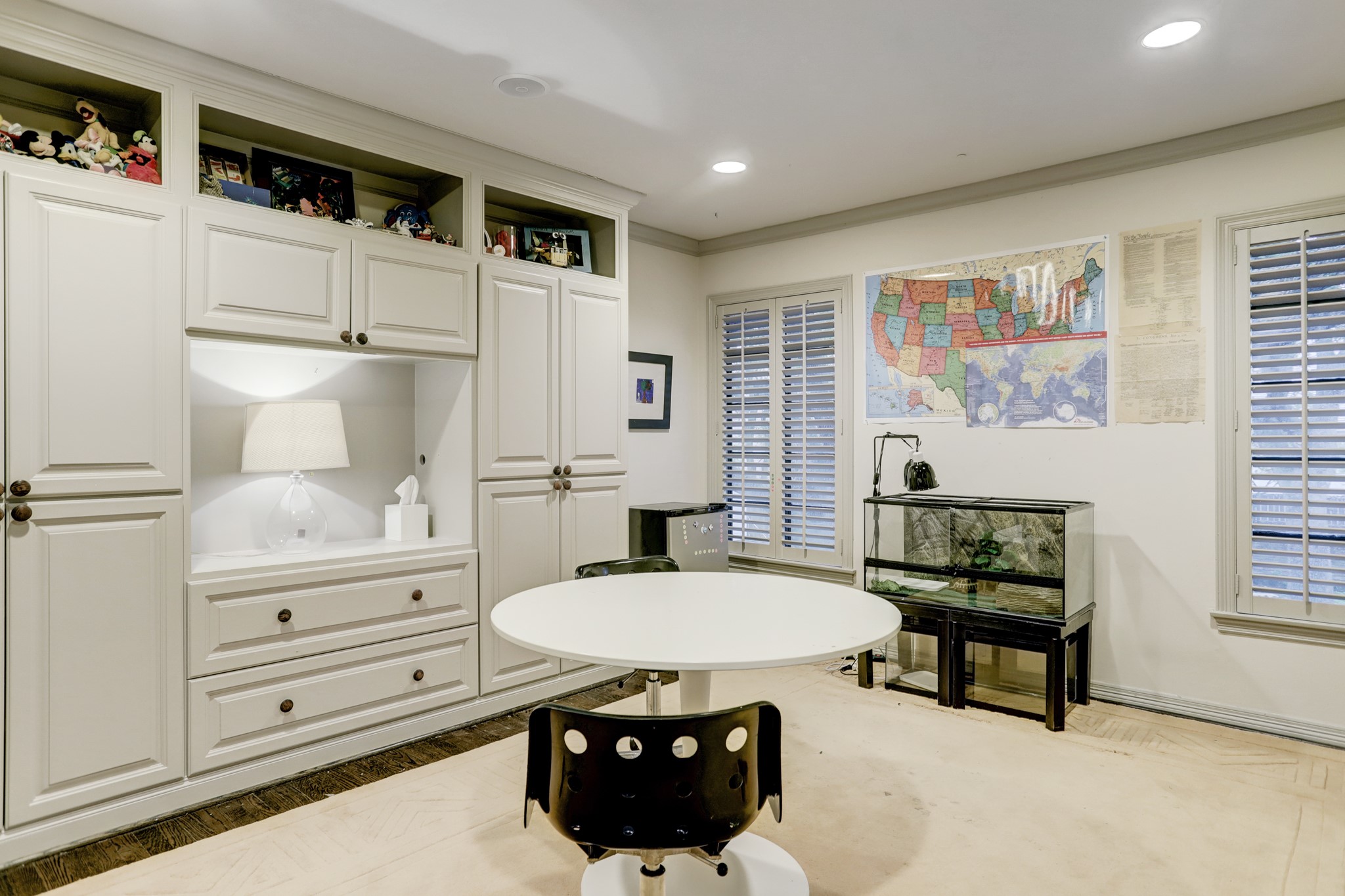 3735 Del Monte Drive Houston, TX 77019 - Photo 18 of 21 Third bedroom, perfect for playroom or office with built-in storage and shelving