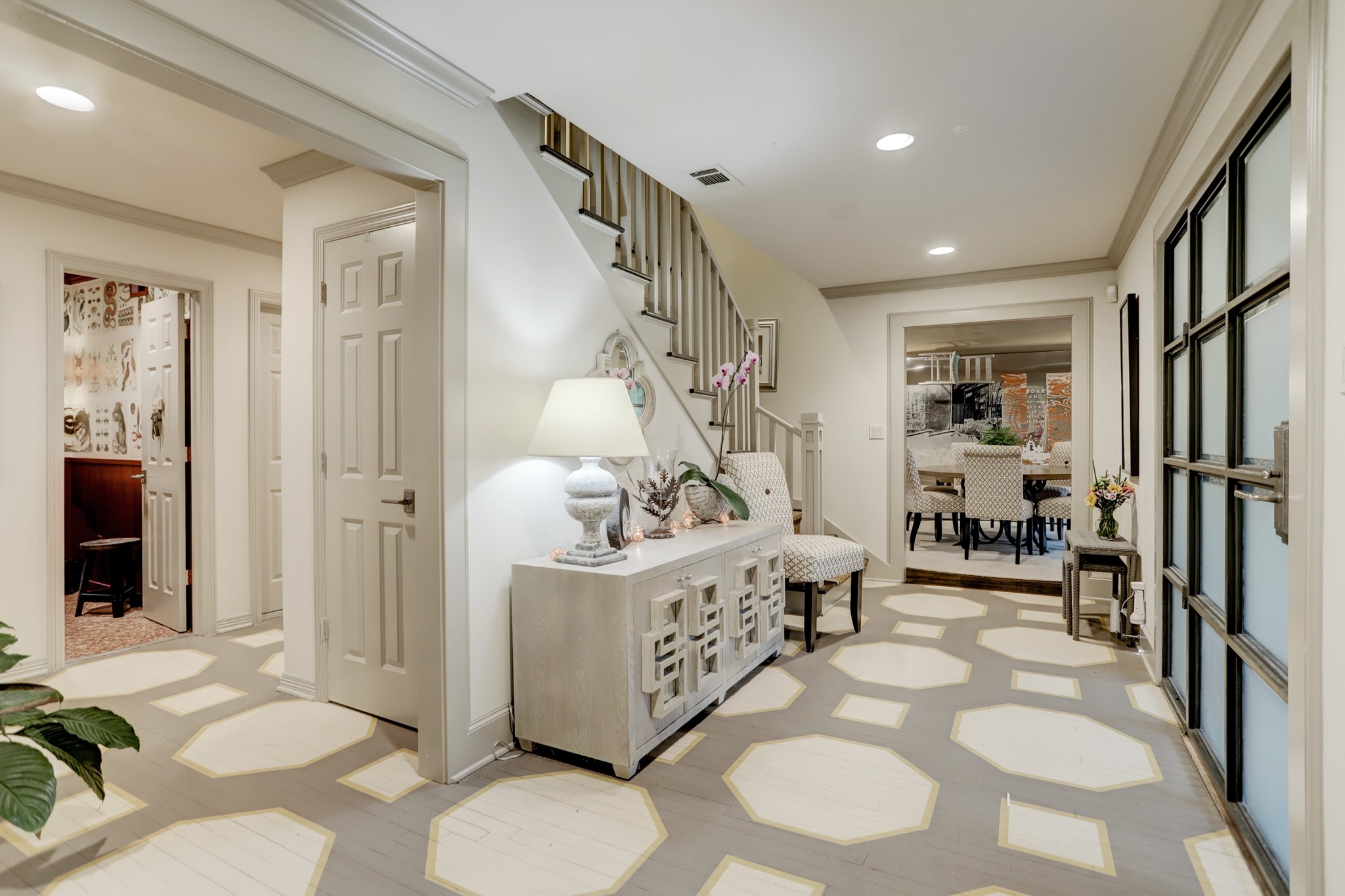 3735 Del Monte Drive Houston, TX 77019 - Photo 7 of 21 Entry