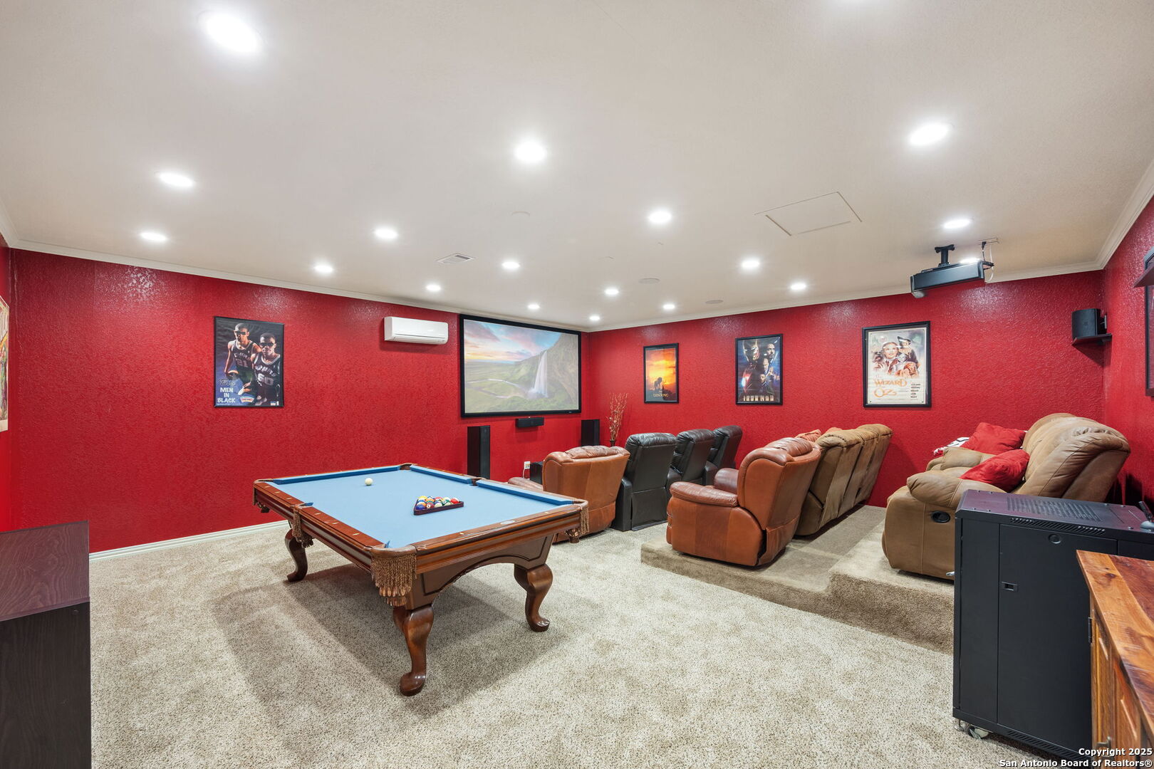 8206 Setting Moon San Antonio, TX 78255 - Photo 34 of 36 a living room with furniture