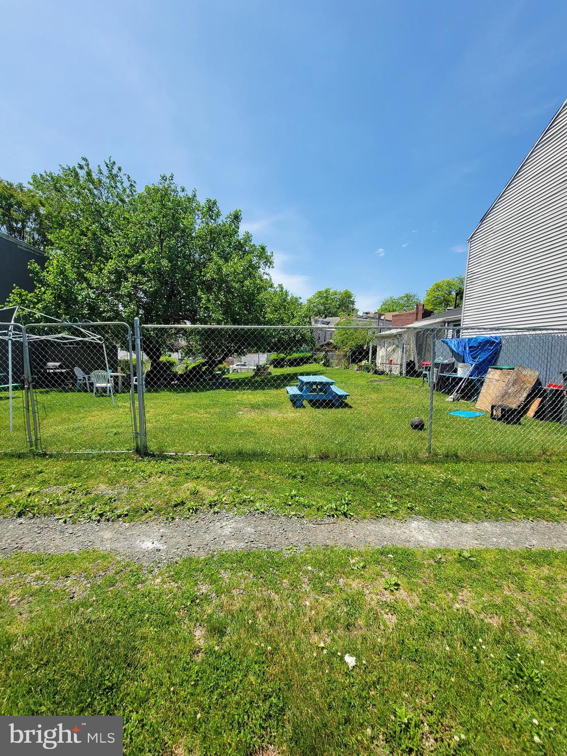 20 Neversink Street Reading, PA 19602 - Photo 2 of 8