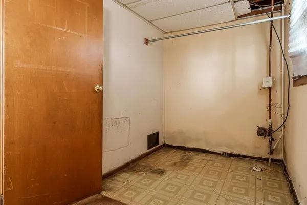 $250,000 | 1927 Burton Street, Beloit, WI 53511