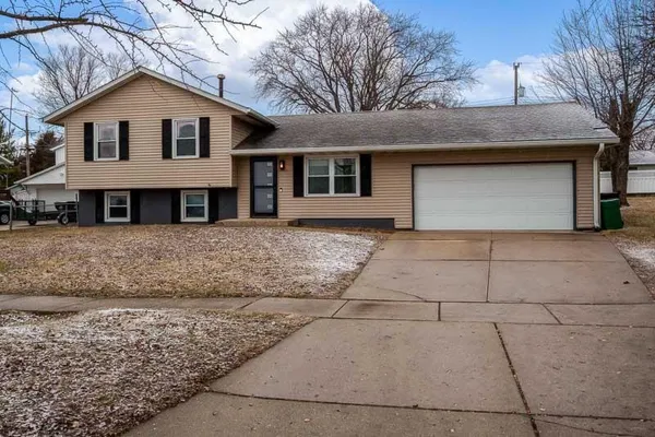 $250,000 | 1927 Burton Street, Beloit, WI 53511