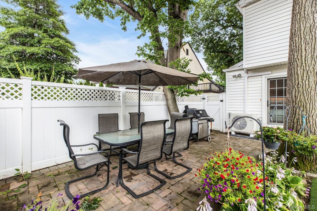 128 Stuart Street Lynbrook, NY 11563 - Photo 32 of 33