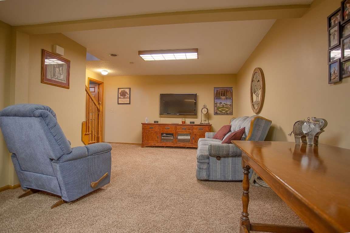 2107 York Ridge Place Fort Wayne, IN 46818 - Photo 4 of 35