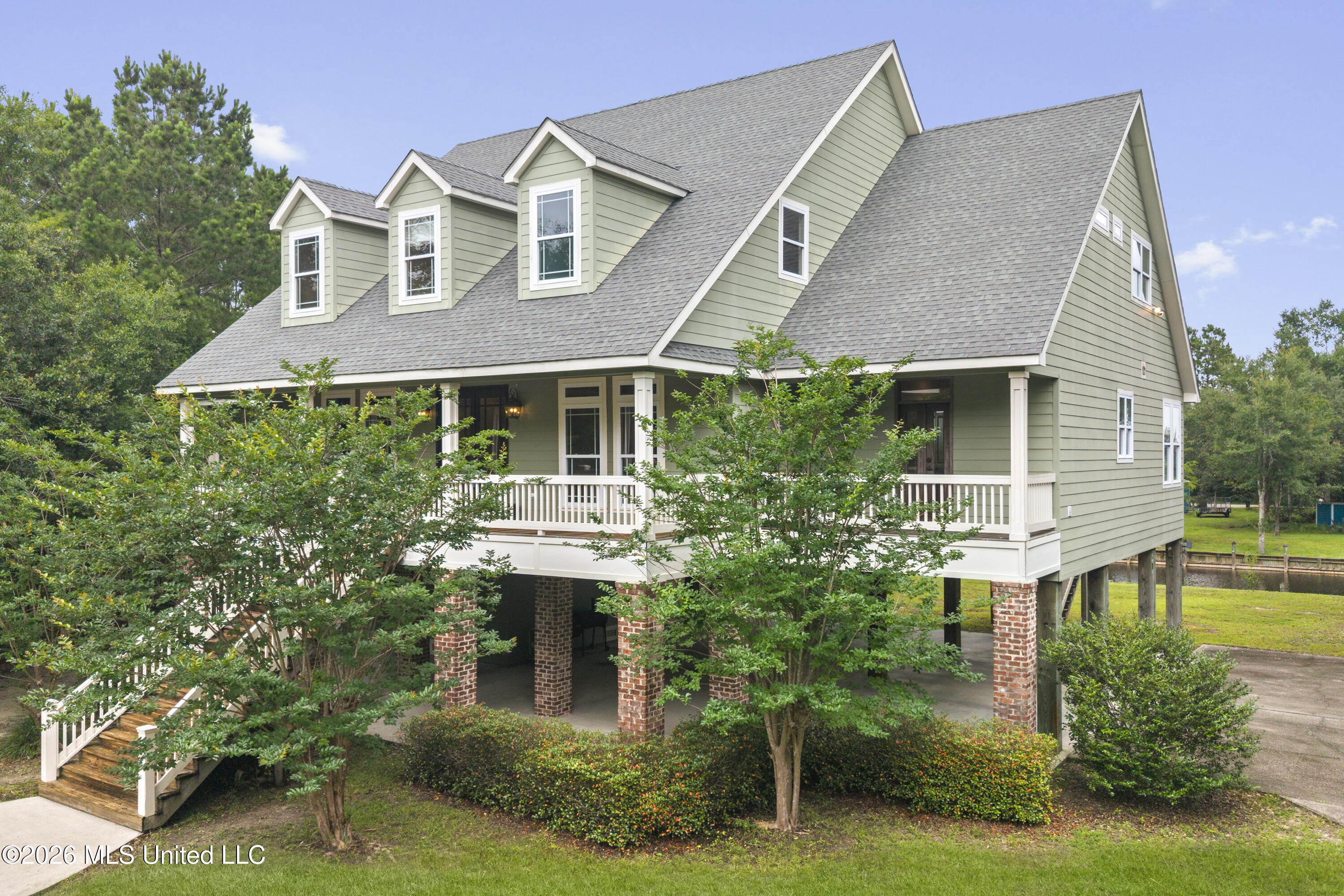 10051 Cain Road Bay St. Louis, MS 39520 - Photo 11 of 92 00005