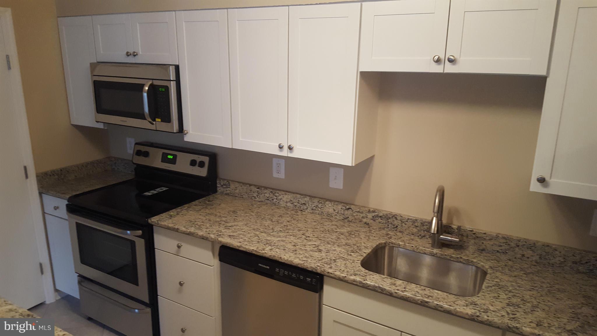 6355 Greenfield Road, Unit 1609 Elkridge, MD 21075 - Photo 8 of 16 Kitchen