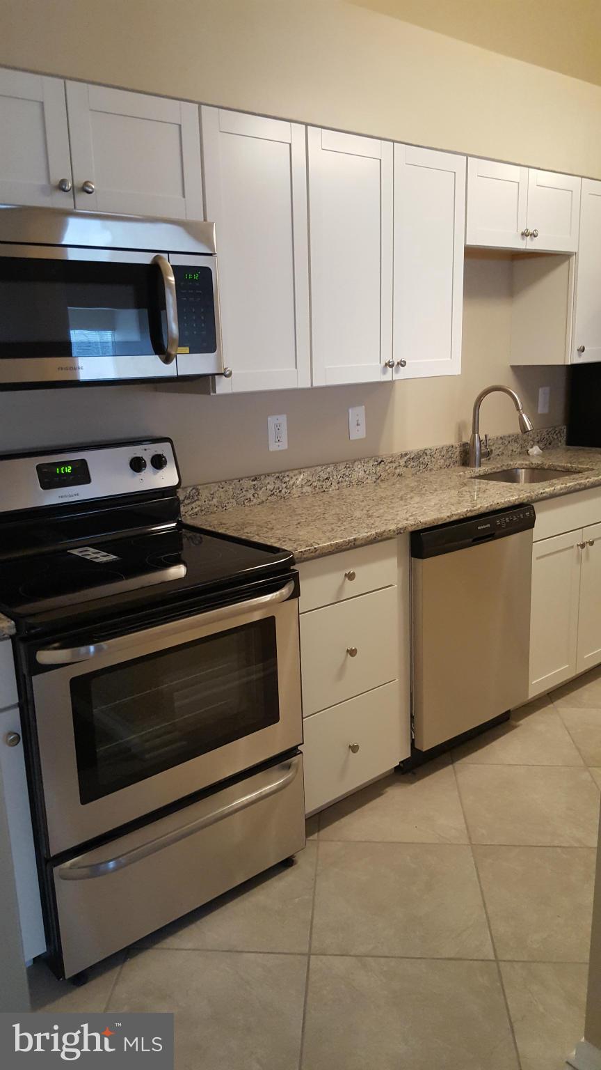 6355 Greenfield Road, Unit 1609 Elkridge, MD 21075 - Photo 9 of 16 Kitchen