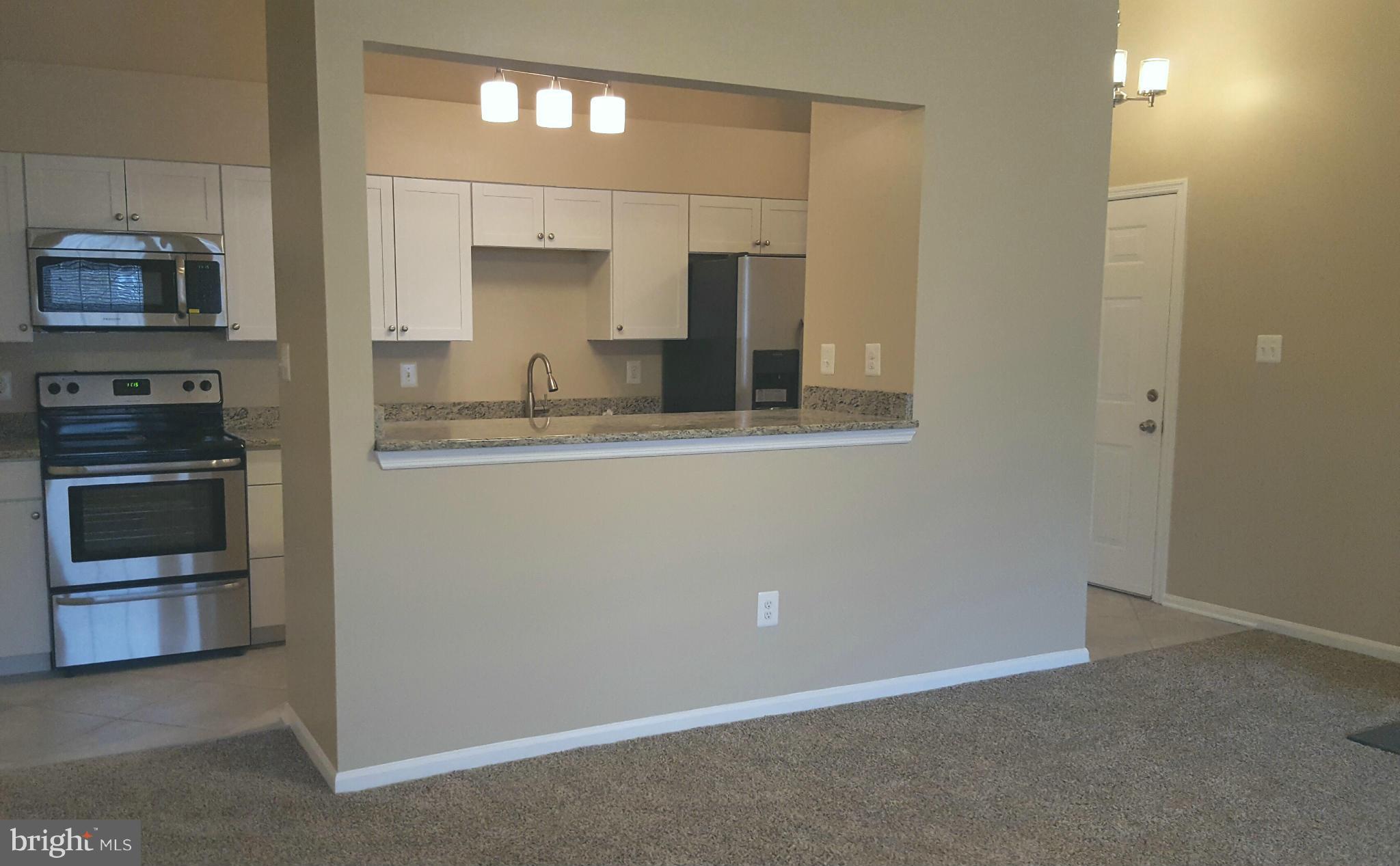 6355 Greenfield Road, Unit 1609 Elkridge, MD 21075 - Photo 10 of 16 Living Room