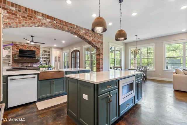 $1,099,999 | 6978 Vaiden Road, Hernando, MS 38632