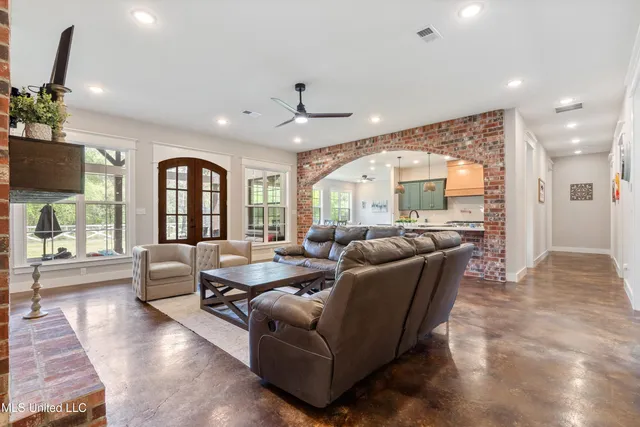 $1,099,999 | 6978 Vaiden Road, Hernando, MS 38632