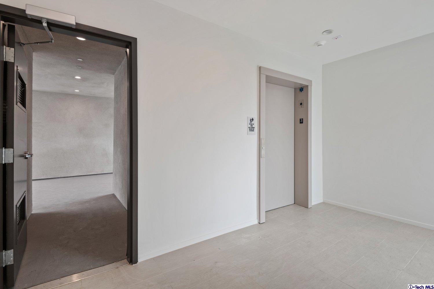 7064 Greeley Street, Unit 105 Tujunga, CA 91042 - Photo 5 of 46