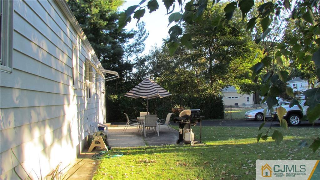 51 Fairfield Road East Brunswick, NJ 08816 - Photo 4 of 19 Gallery Image 4