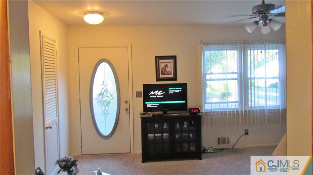 51 Fairfield Road East Brunswick, NJ 08816 - Photo 5 of 19 Gallery Image 5