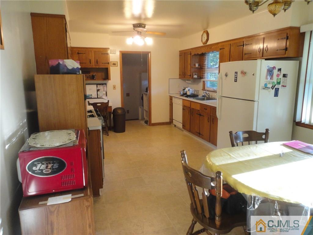 51 Fairfield Road East Brunswick, NJ 08816 - Photo 8 of 19 Gallery Image 8