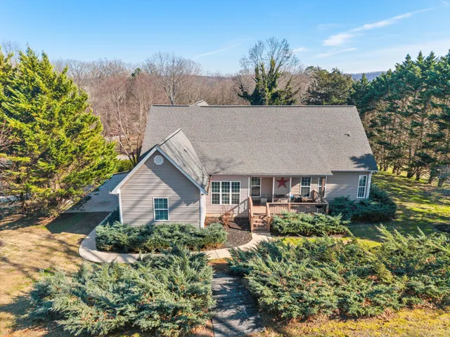 $575,000 | 25 Golden Pond Lane, Ringgold, GA 30736