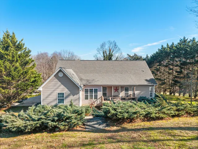 $575,000 | 25 Golden Pond Lane, Ringgold, GA 30736