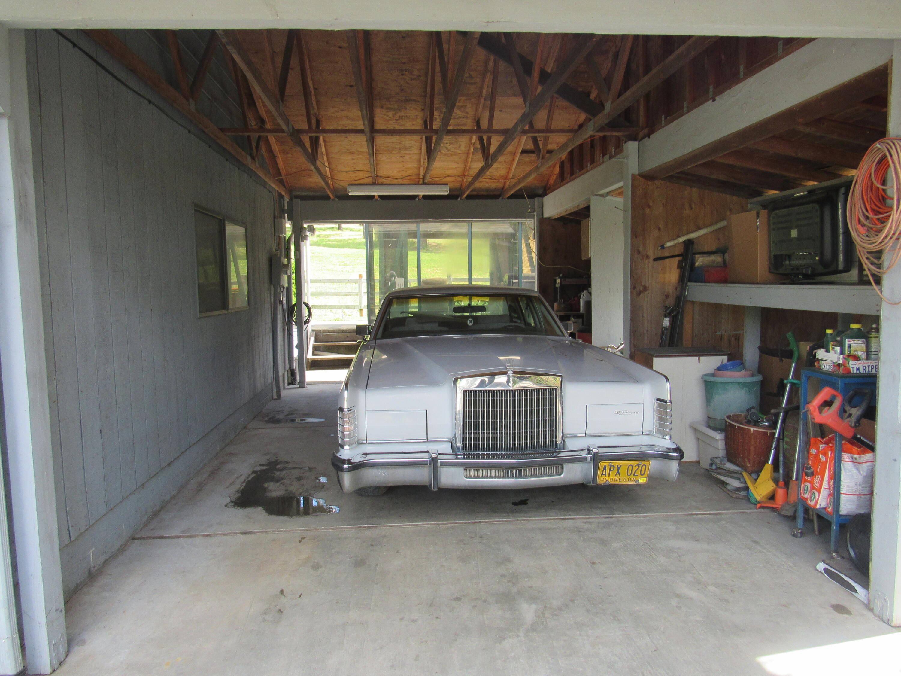 7065 Old Stage Road Central Point, OR 97502 - Photo 15 of 35 large carport