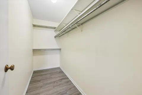 $275,000 | 826 Thornton Court, Unit 2AL, Schaumburg, IL 60193