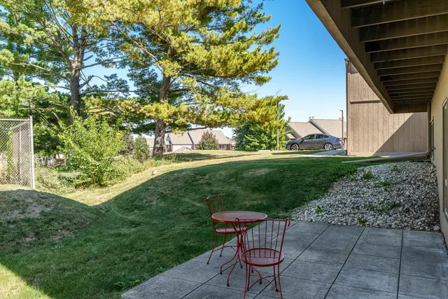 $119,000 | 220 Bienterra Trail, Unit 2A, Rockford, IL 61107