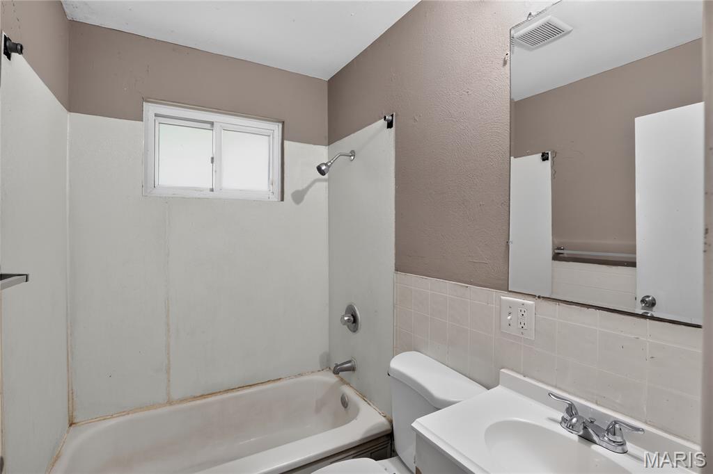 10829 Glen Garry Road St. Louis, MO 63137 - Photo 15 of 23