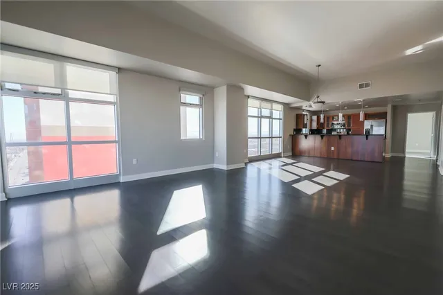 $2,850 | 150 South Las Vegas Boulevard, Unit 1217, Las Vegas, NV 89101