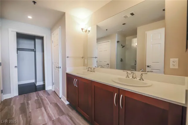 $2,850 | 150 South Las Vegas Boulevard, Unit 1217, Las Vegas, NV 89101