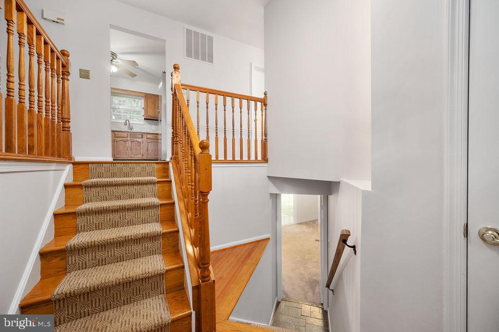 12310 Running Deer Road Manassas, VA 20112 - Photo 14 of 55 Welcoming split foyer & coat closet