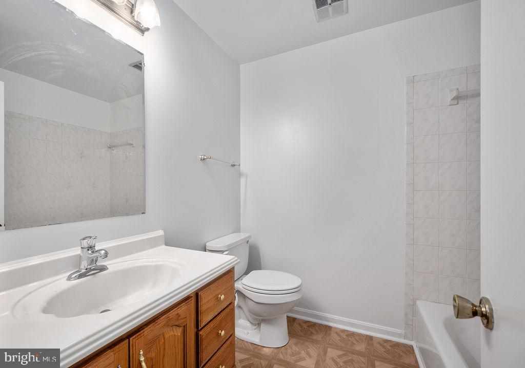 12310 Running Deer Road Manassas, VA 20112 - Photo 36 of 55 Hall Bath