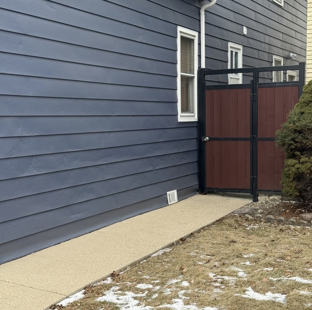3704 West 58th Street Chicago, IL 60629 - Photo 3 of 12 a view of front door