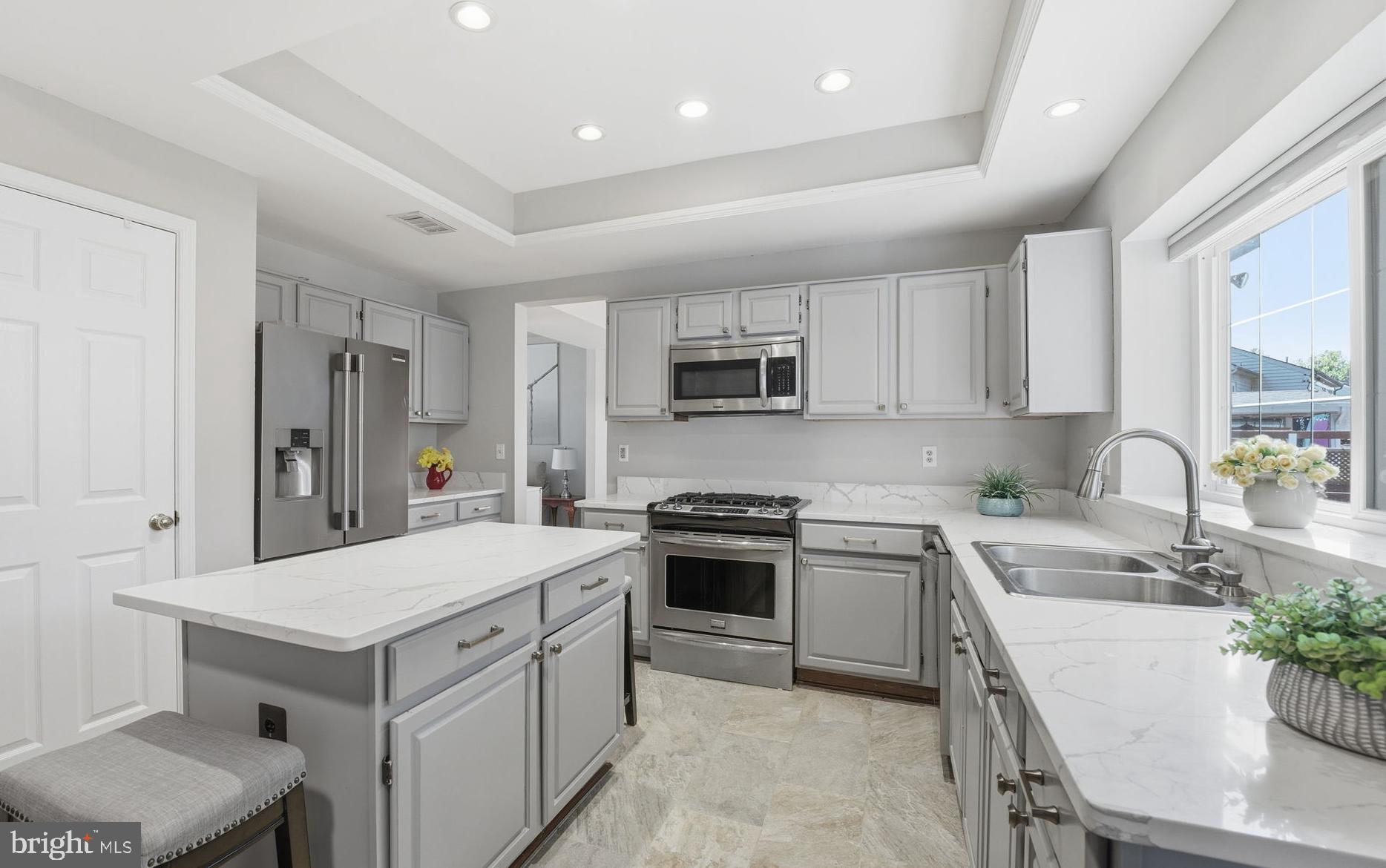 7010 Green Spring Lane Alexandria, VA 22306 - Photo 13 of 34