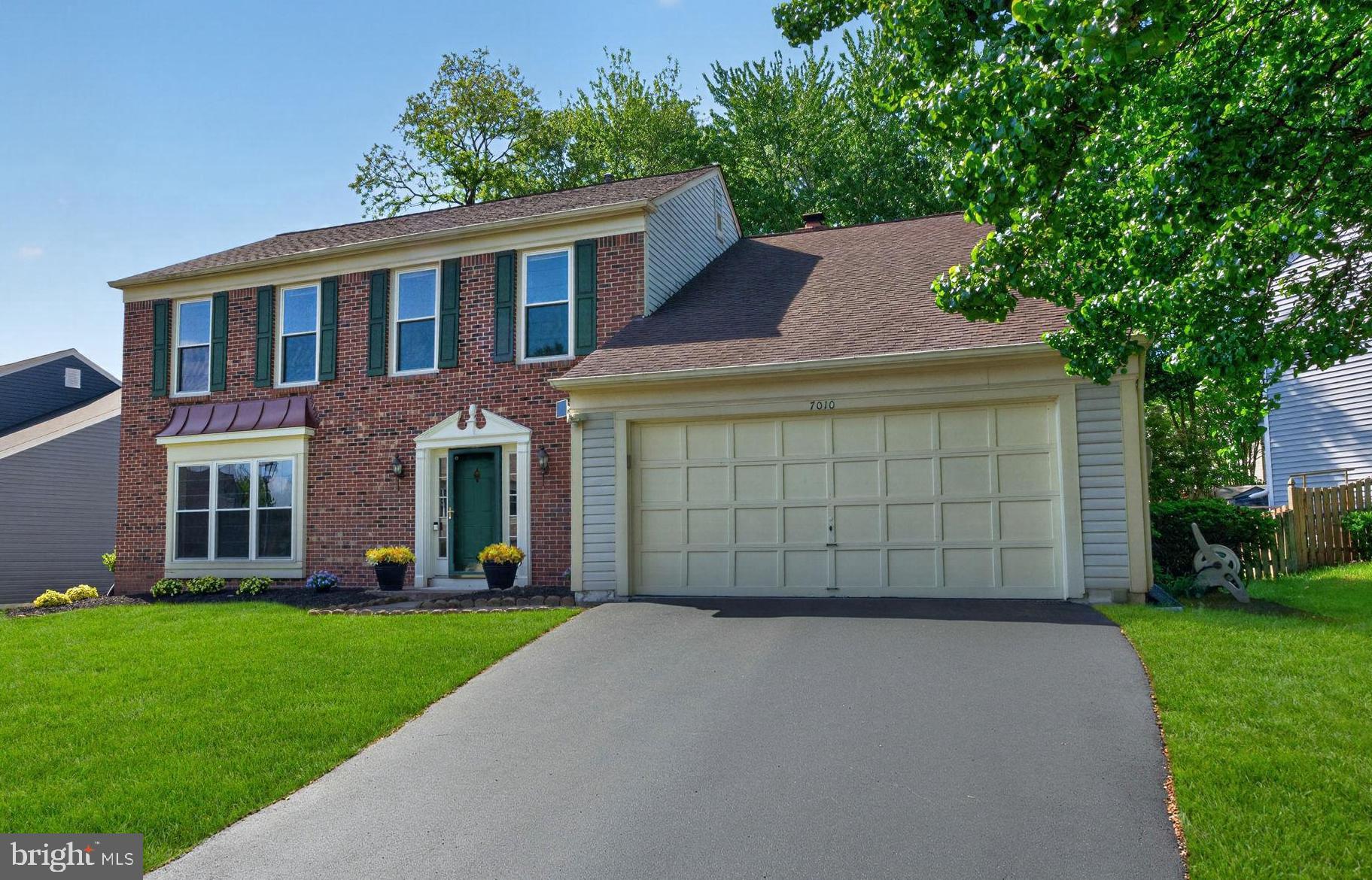 7010 Green Spring Lane Alexandria, VA 22306 - Photo 2 of 34