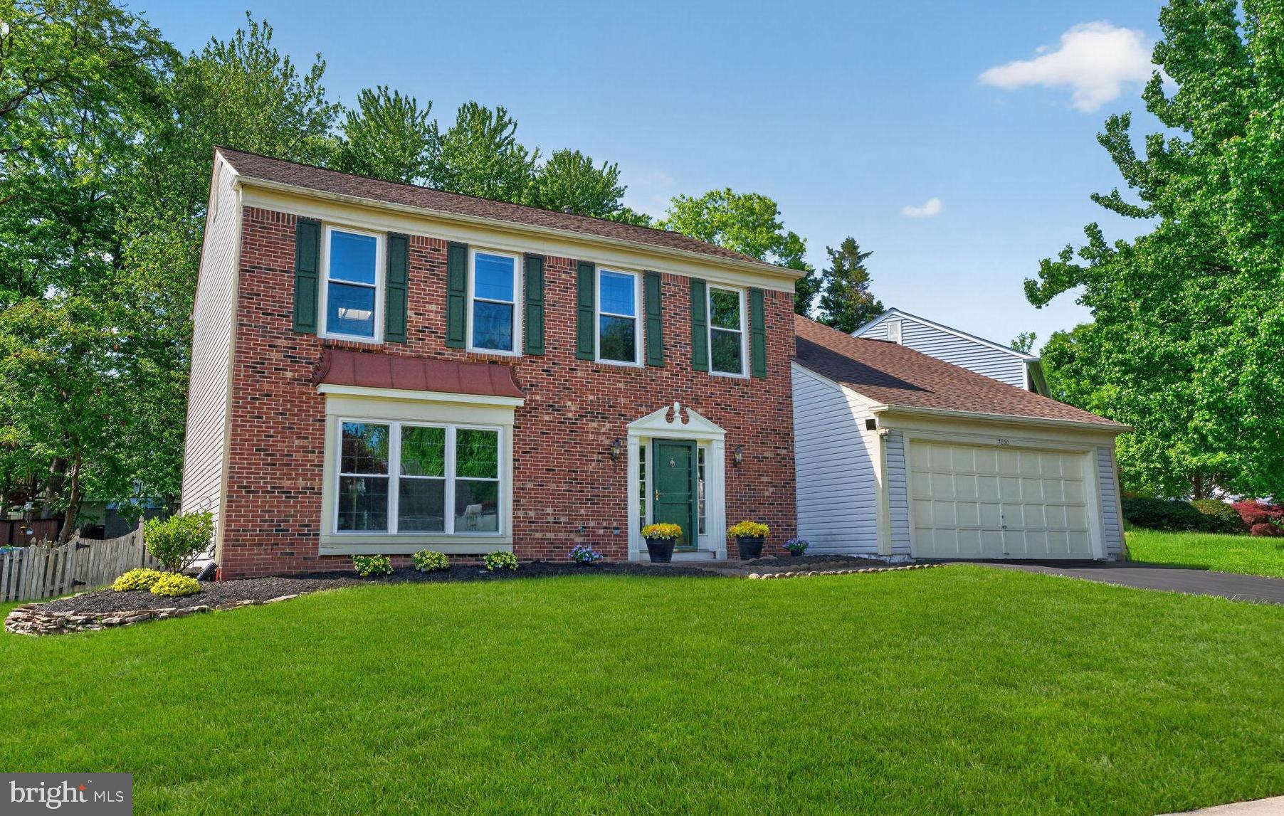 7010 Green Spring Lane Alexandria, VA 22306 - Photo 3 of 34