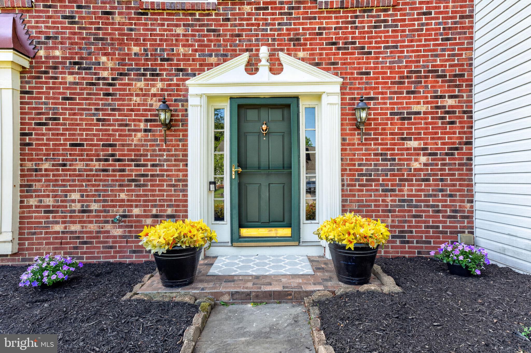 7010 Green Spring Lane Alexandria, VA 22306 - Photo 4 of 34
