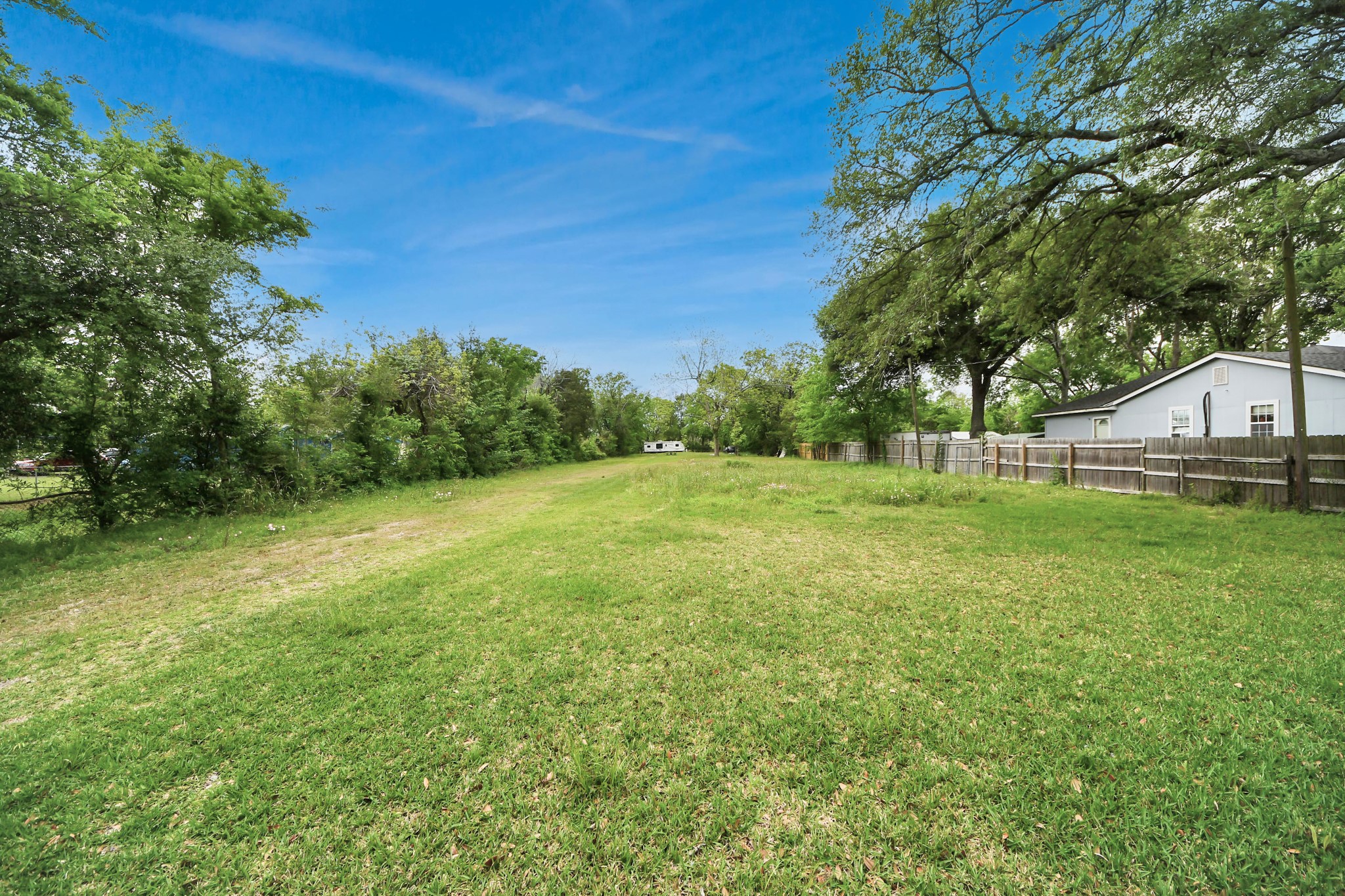 703 N Road Baytown, TX 77521 - Photo 4 of 34